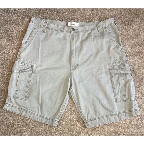 Levi's Cargo Shorts Men's Size 42 Beige Relaxed Fit - Picture 1 of 13